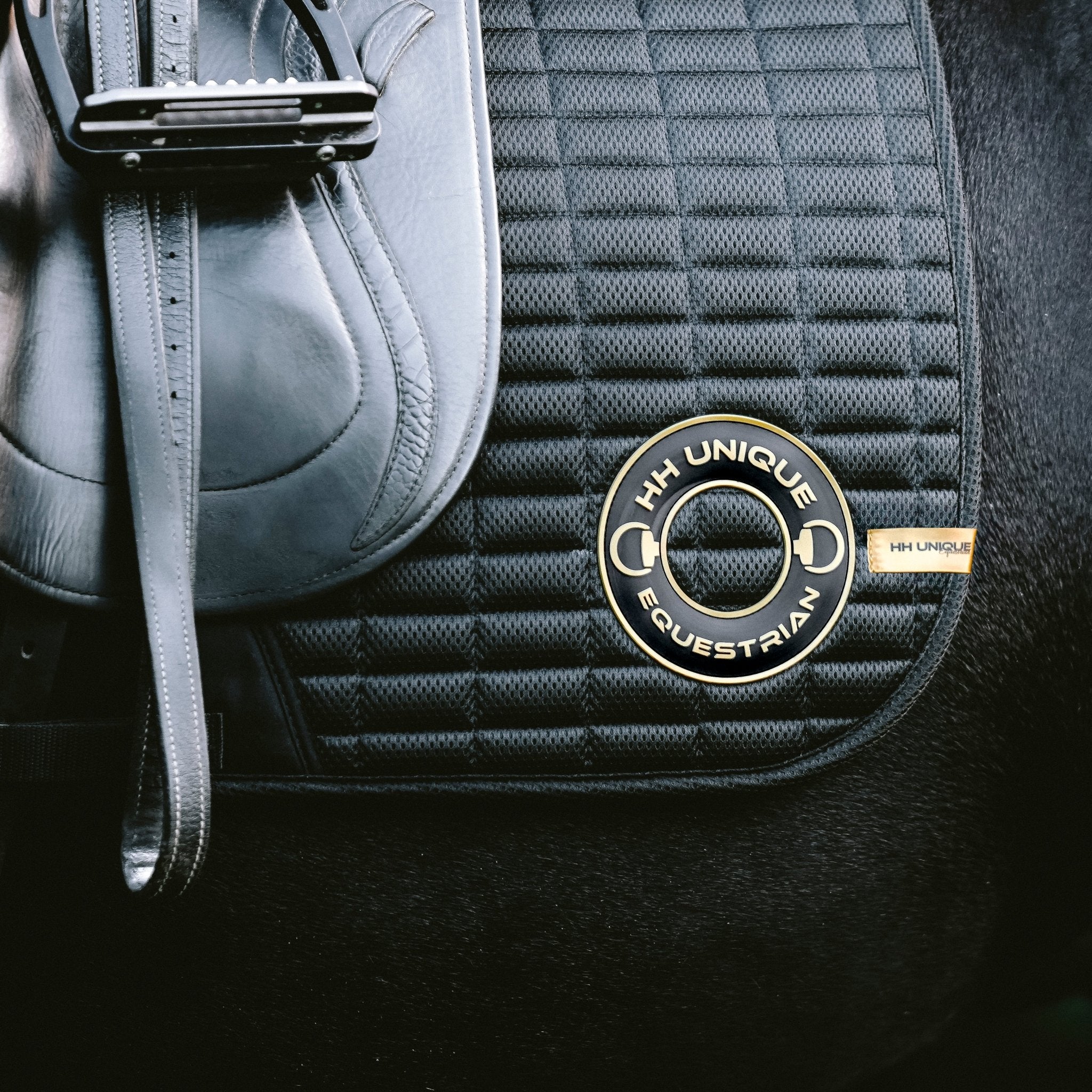 HORZEHOODS® Black & Gold Porthole AirGel Pad Dressage - Horzehoods5056725017491