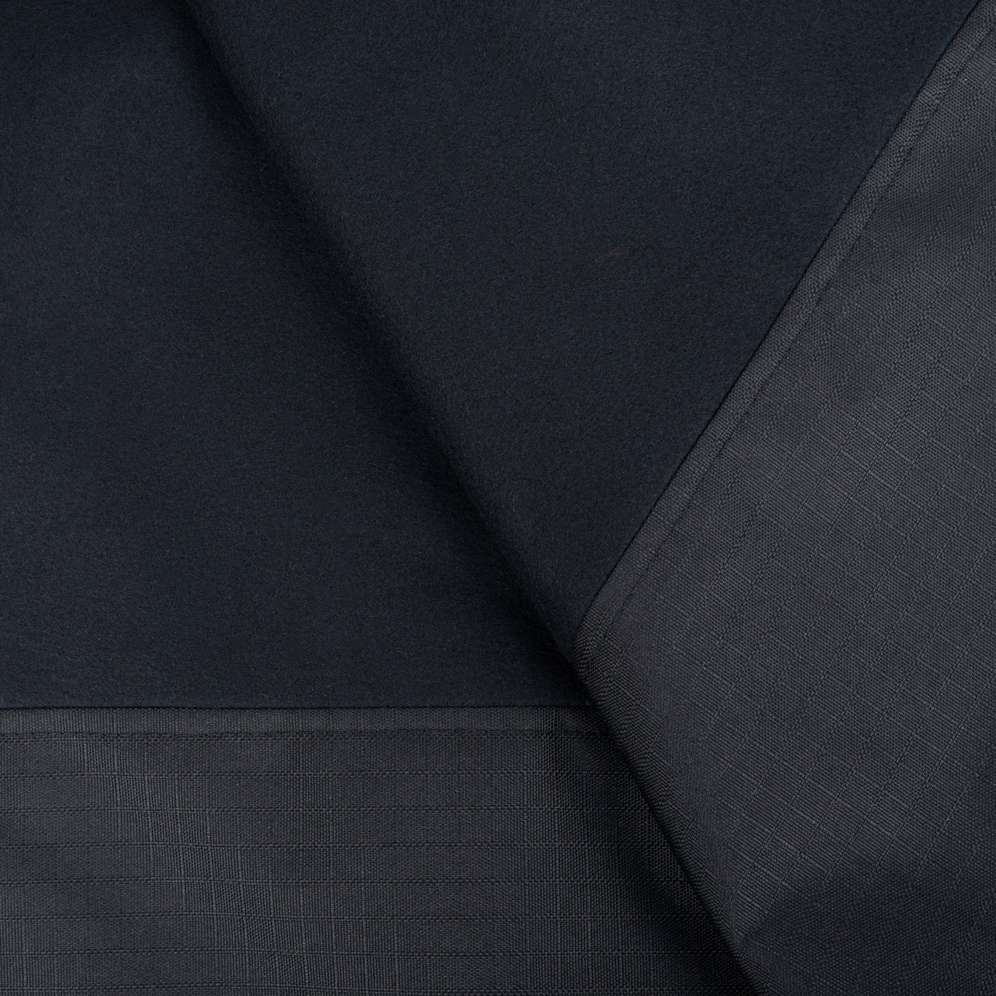 HORZEHOODS® Black & Gold Waterproof Quarter Sheet - Horzehoods5056725017774