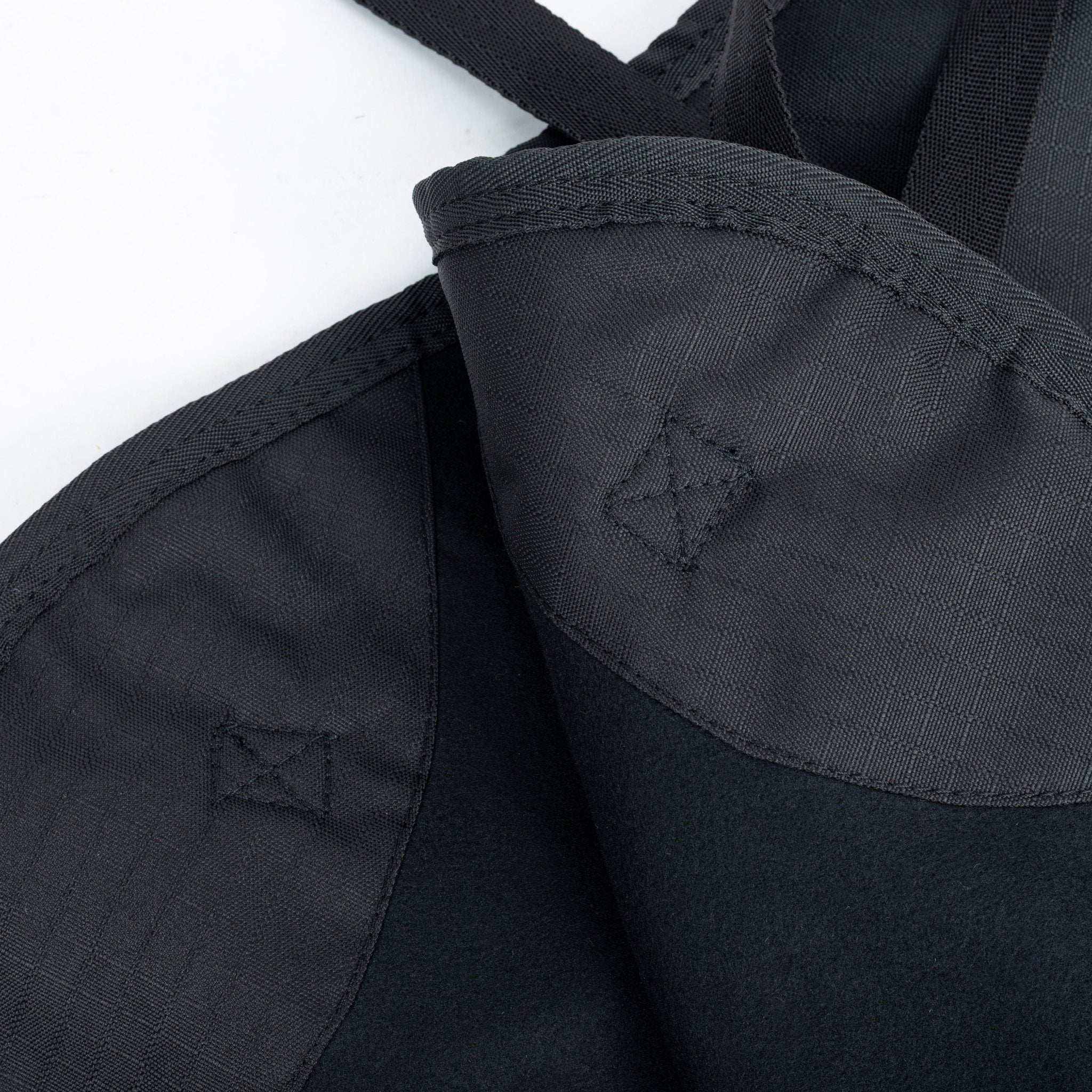 HORZEHOODS® Black & Gold Waterproof Quarter Sheet - Horzehoods5056725017774